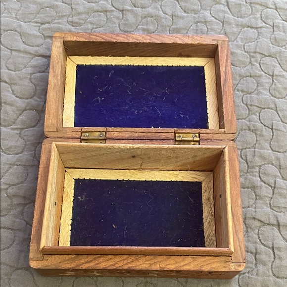 Handcrafted Wooden Jewelry Box with Floral Design - Picture 5 of 8